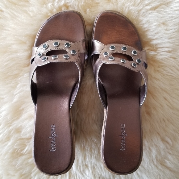TRENDZONE Bronze Wedge Hutton Sandals Size 8M - Picture 4 of 12